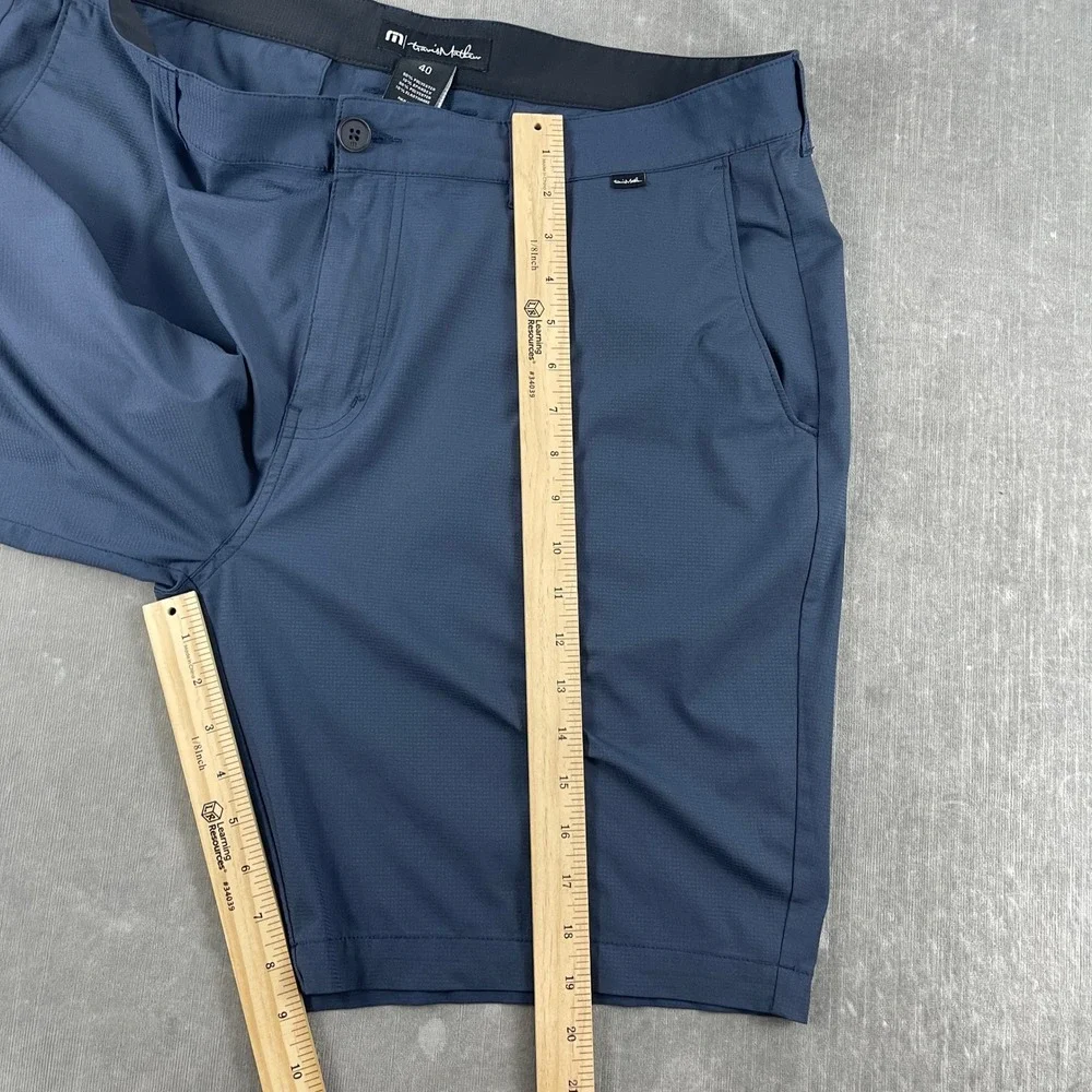 TravisMathew Men 40 Blue Golf Shorts Performance Stretch Textured